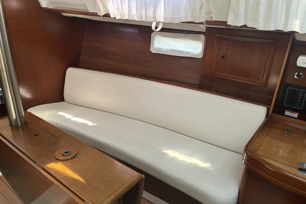 Tootie Ma 31ft Beneteau Yacht For Sale