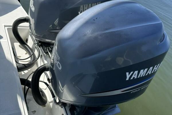 32ft Stamas Yacht For Sale