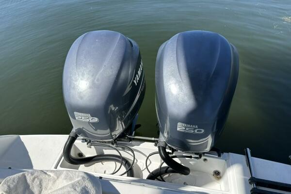 32ft Stamas Yacht For Sale