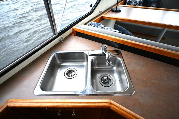 41ft Bayliner Yacht For Sale