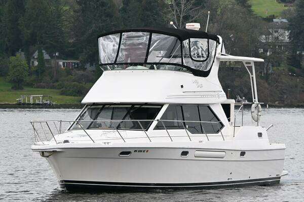 Photo of the 1996 Bayliner 4087 Aft Cabin Motoryacht