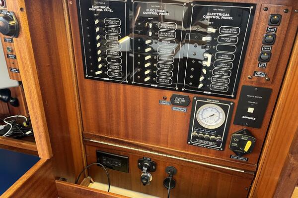 Barefoot 43ft Lavranos Yacht For Sale