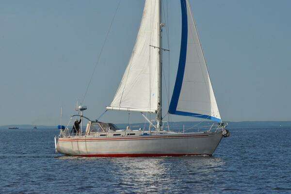 Photo of the 2010 Lavranos 43 "Barefoot"