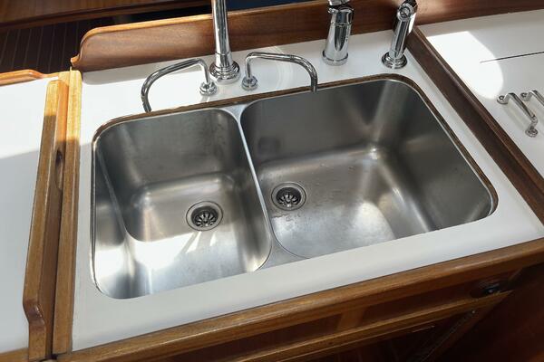 Barefoot 43ft Lavranos Yacht For Sale