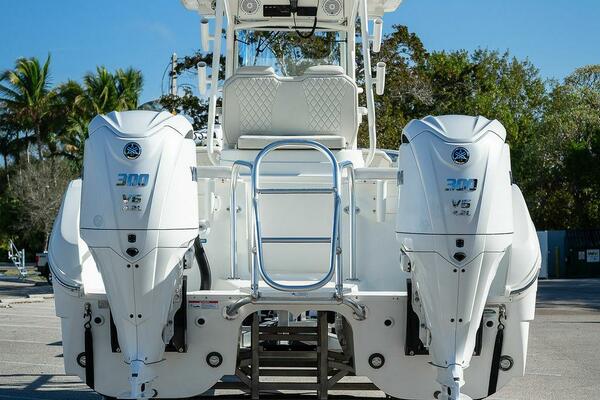 29ft World Cat Yacht For Sale