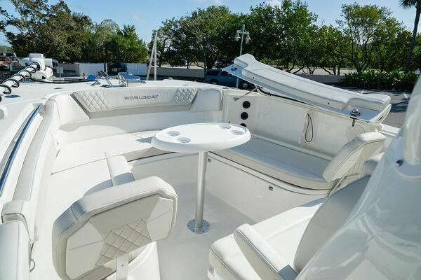 29ft World Cat Yacht For Sale
