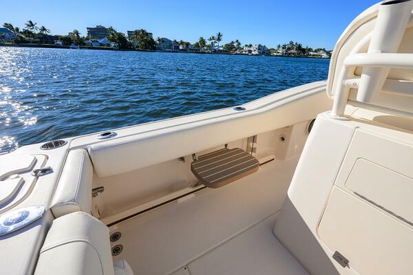 25ft Grady White Yacht For Sale