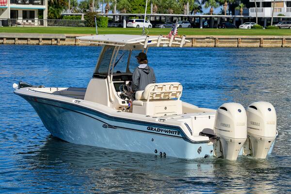 25ft Grady White Yacht For Sale
