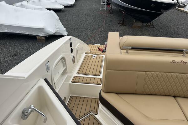 31ft Sea Ray Yacht For Sale