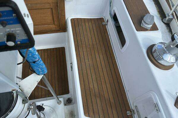 Photo of the 1986 Slocum 37 "Hiraeth"