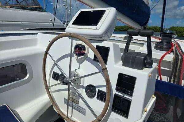 Photo of the 2008 Fountaine Pajot Salina 48 "Sunbelievable"