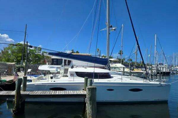 Photo of the 2008 Fountaine Pajot Salina 48 "Sunbelievable"