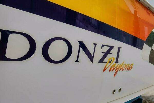 Photo of the 2005 Donzi 35 ZF Cuddy