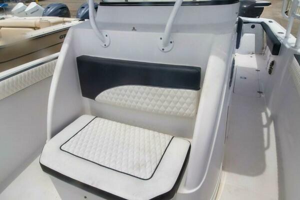 33ft Donzi Yacht For Sale