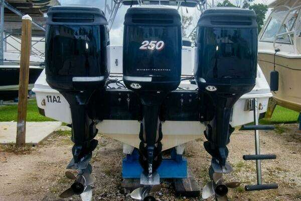 Photo of the 2005 Donzi 35 ZF Cuddy