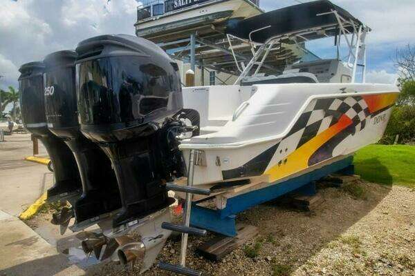 Photo of the 2005 Donzi 35 ZF Cuddy