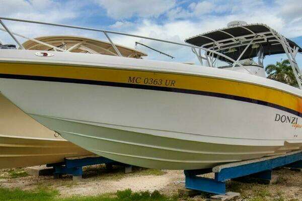 33-ft-Donzi-2005-35 ZF Cuddy- Punta Gorda Florida United States  yacht for sale