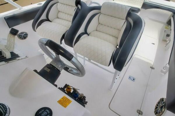 33ft Donzi Yacht For Sale