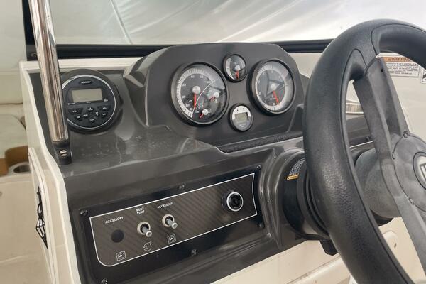 18ft Bayliner Yacht For Sale