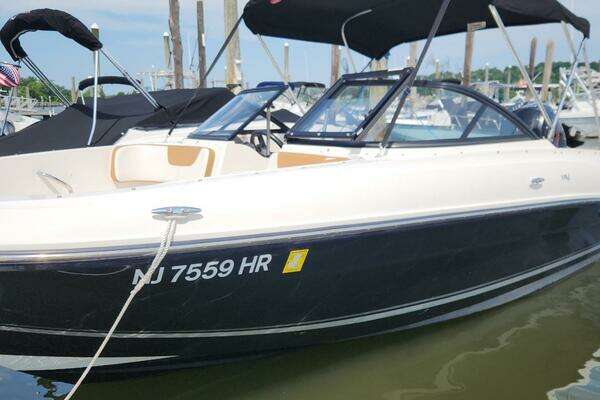 Photo of the 2019 Bayliner VR4 Bowrider OB