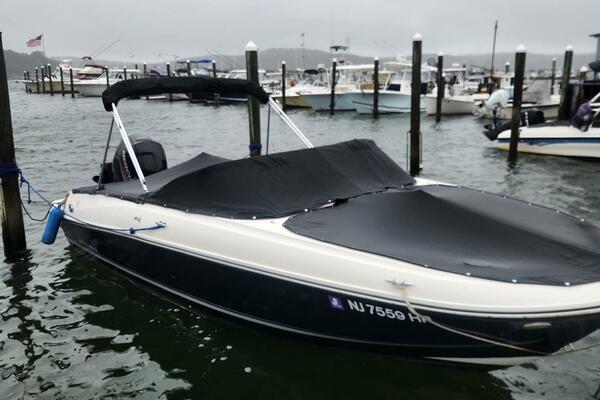 18ft Bayliner Yacht For Sale