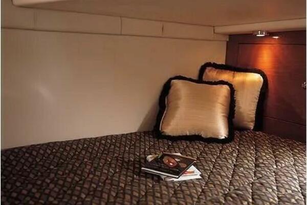 Land Escape 25ft Regal Yacht For Sale