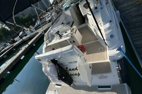 Land Escape 25ft Regal Yacht For Sale