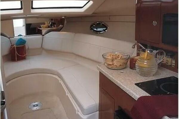 Land Escape 25ft Regal Yacht For Sale