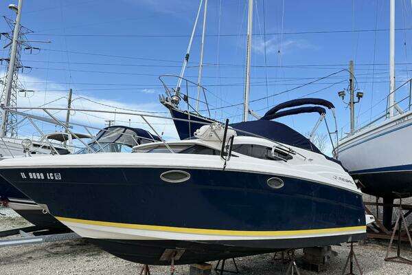 Photo of the 2007 Regal 2565 Window Express "Land Escape"