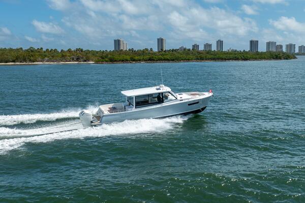 MJM 47X 47-003 - Exterior