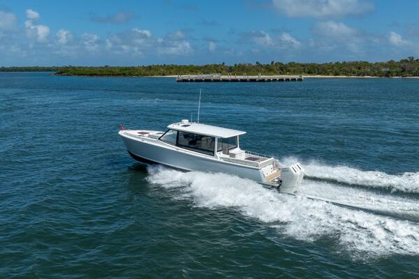 MJM 47X 47-003 - Exterior