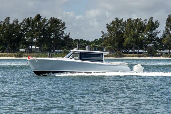 MJM 47X 47-003 - Exterior