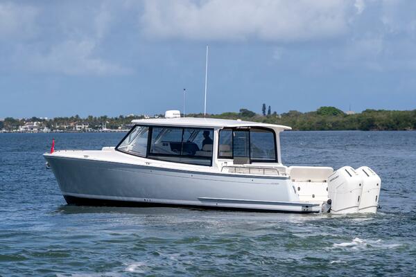 MJM 47X 47-003 - Exterior