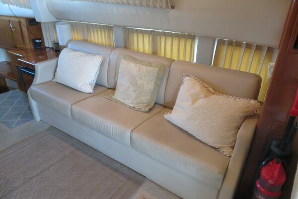 38ft Carver Yacht For Sale