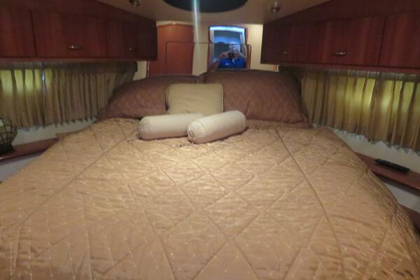 38ft Carver Yacht For Sale