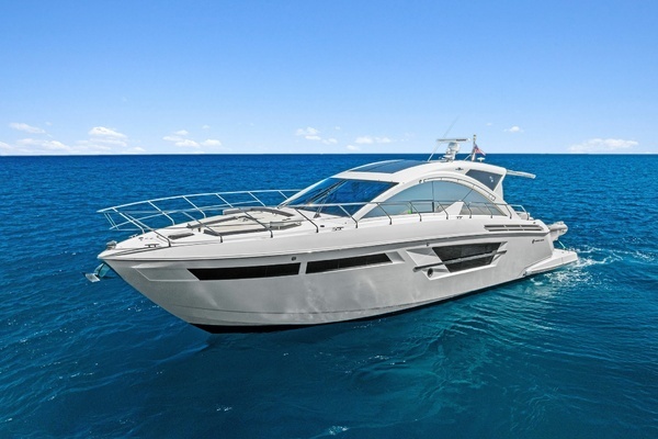 2019 Cruisers Yachts 54