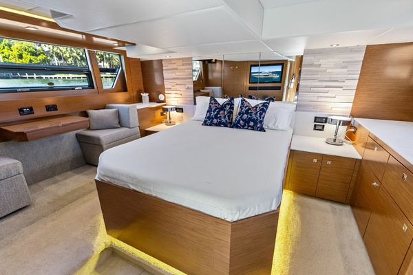 MY WAY 54ft Cruisers Yachts Yacht For Sale