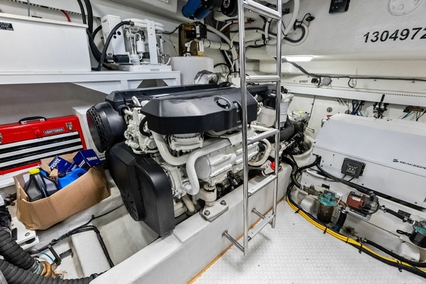 2019 Cruisers Yachts 54