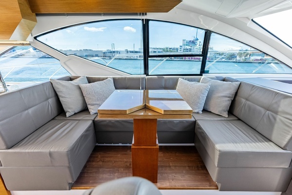 2019 Cruisers Yachts 54