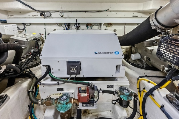 2019 Cruisers Yachts 54