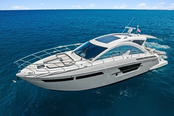 2019 Cruisers Yachts 54