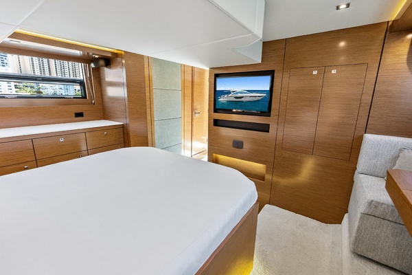 MY WAY 54ft Cruisers Yachts Yacht For Sale