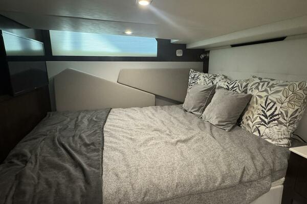 39ft Cruisers Yachts Yacht For Sale