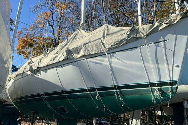 Photo of the 2000 Beneteau 361 "Belle Jura"