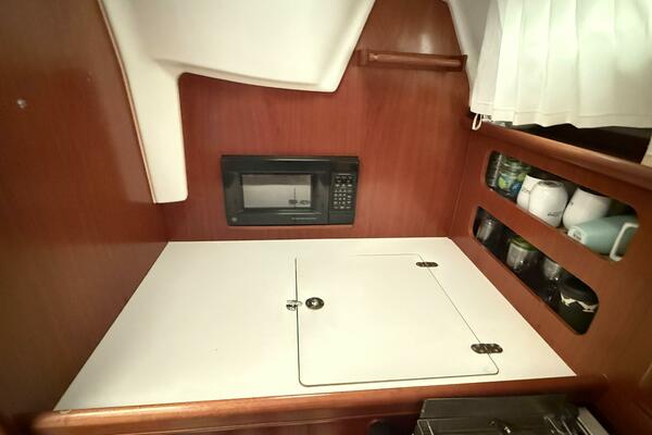 Belle Jura 36ft Beneteau Yacht For Sale