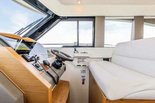 2023 Tiara Yachts 39