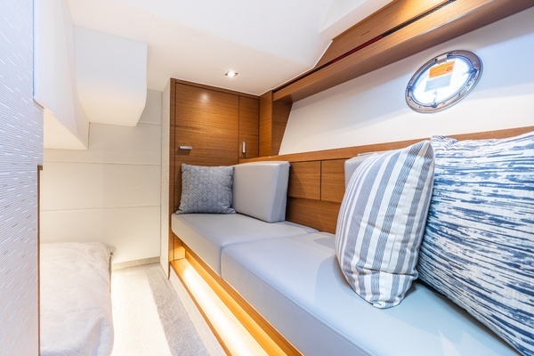 2023 Tiara Yachts 39