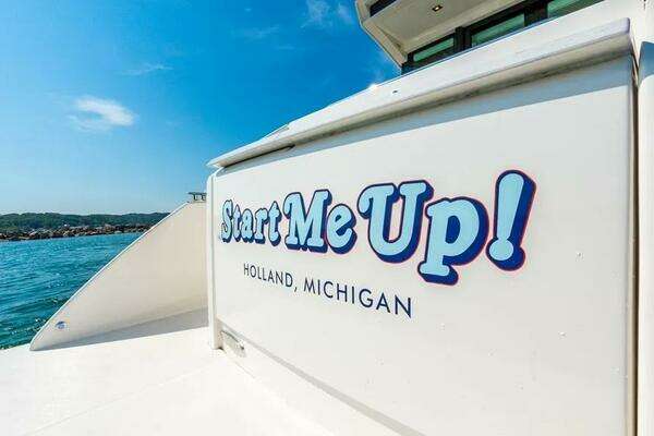 2023 Tiara Yachts 39