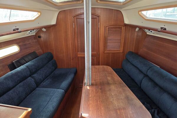 Endeavour 32ft Hunter Yacht For Sale