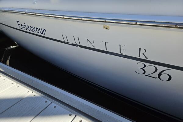 Endeavour 32ft Hunter Yacht For Sale